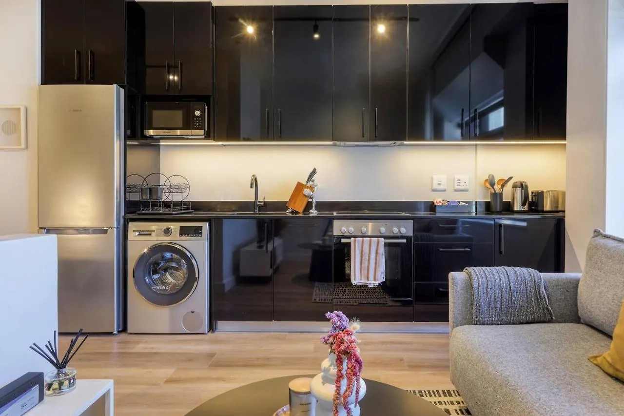 Daire Luxury Mountain View Aparthotel At The Tokyo- 12Th Floor No Loadshedding Cape Town