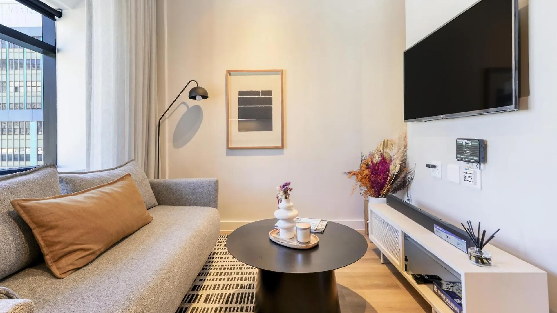 Luxury Mountain View Aparthotel At The Tokyo- 12Th Floor No Loadshedding Cape Town Güney Afrika